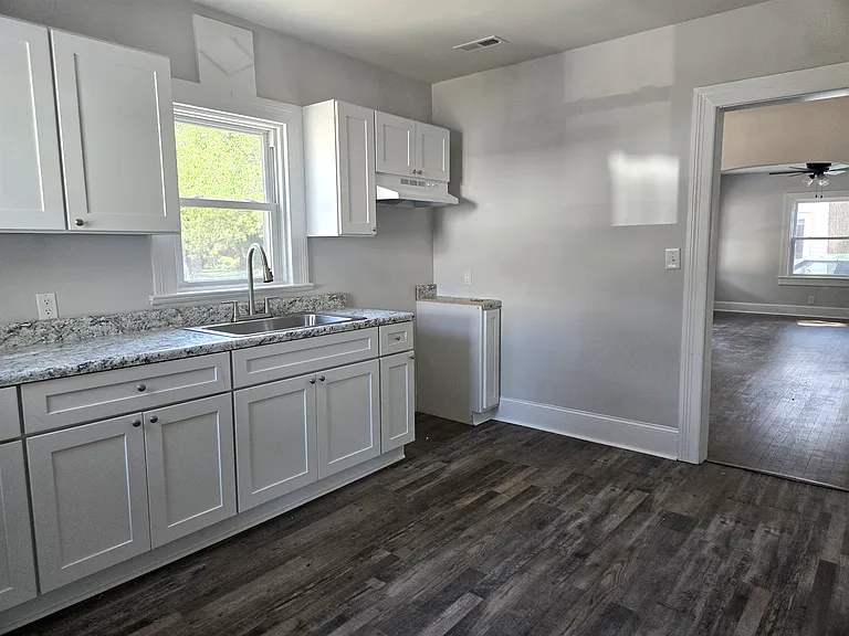 203 N Sylvan Dr — Photo 6