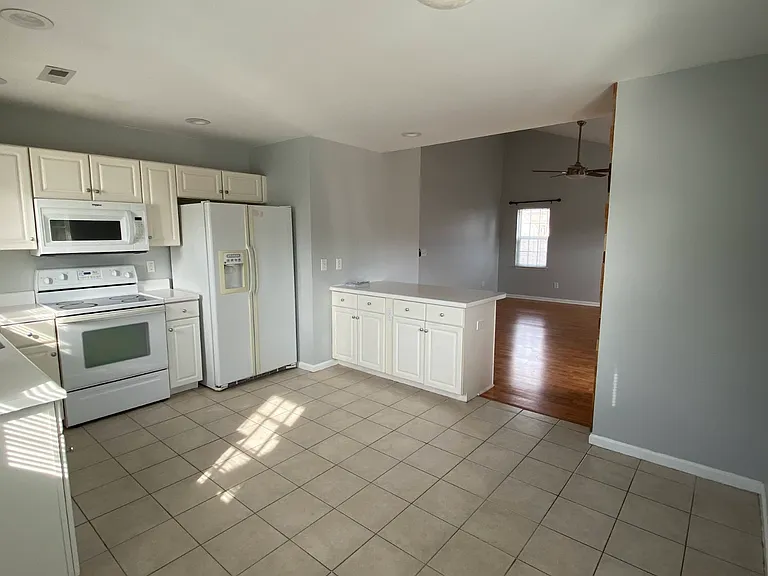 2200 Ovalberry Ct — Photo 2