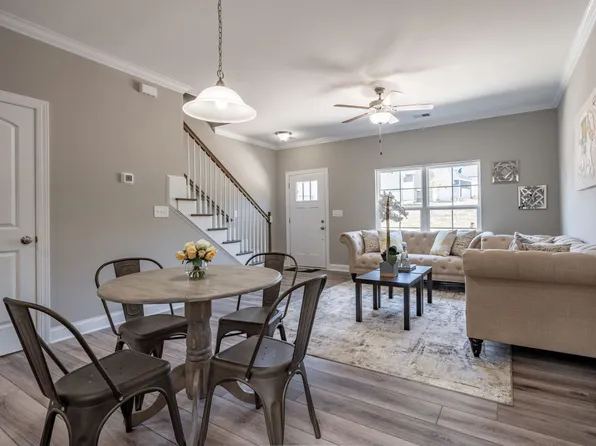 1142 Almerton Dr, Denver, NC 28037