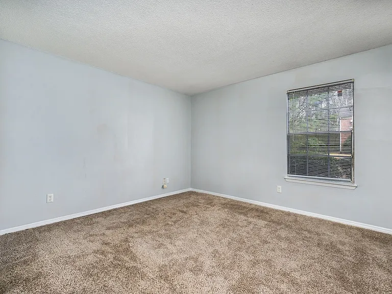 Ascot Place Apartments — Photo 25