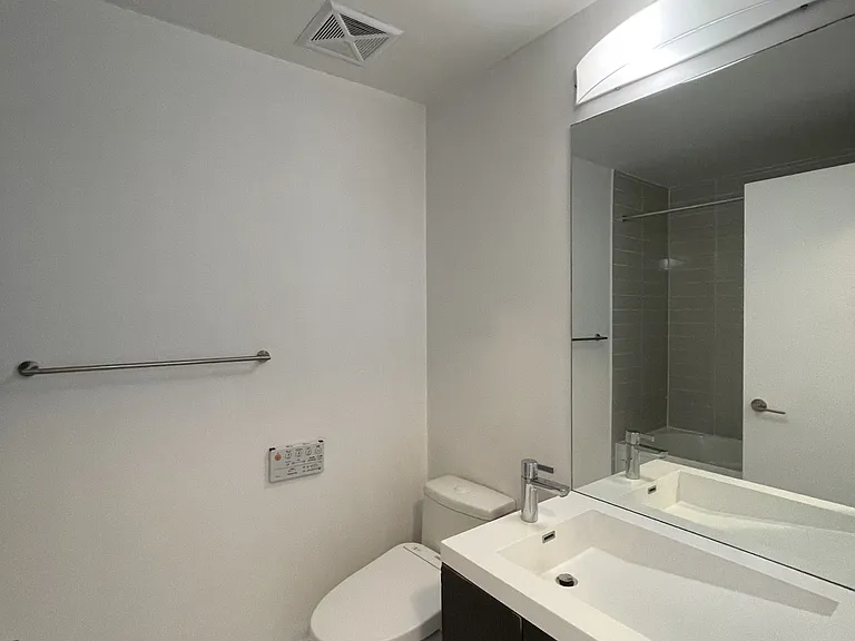 199 Richmond St W #2706 — Photo 16