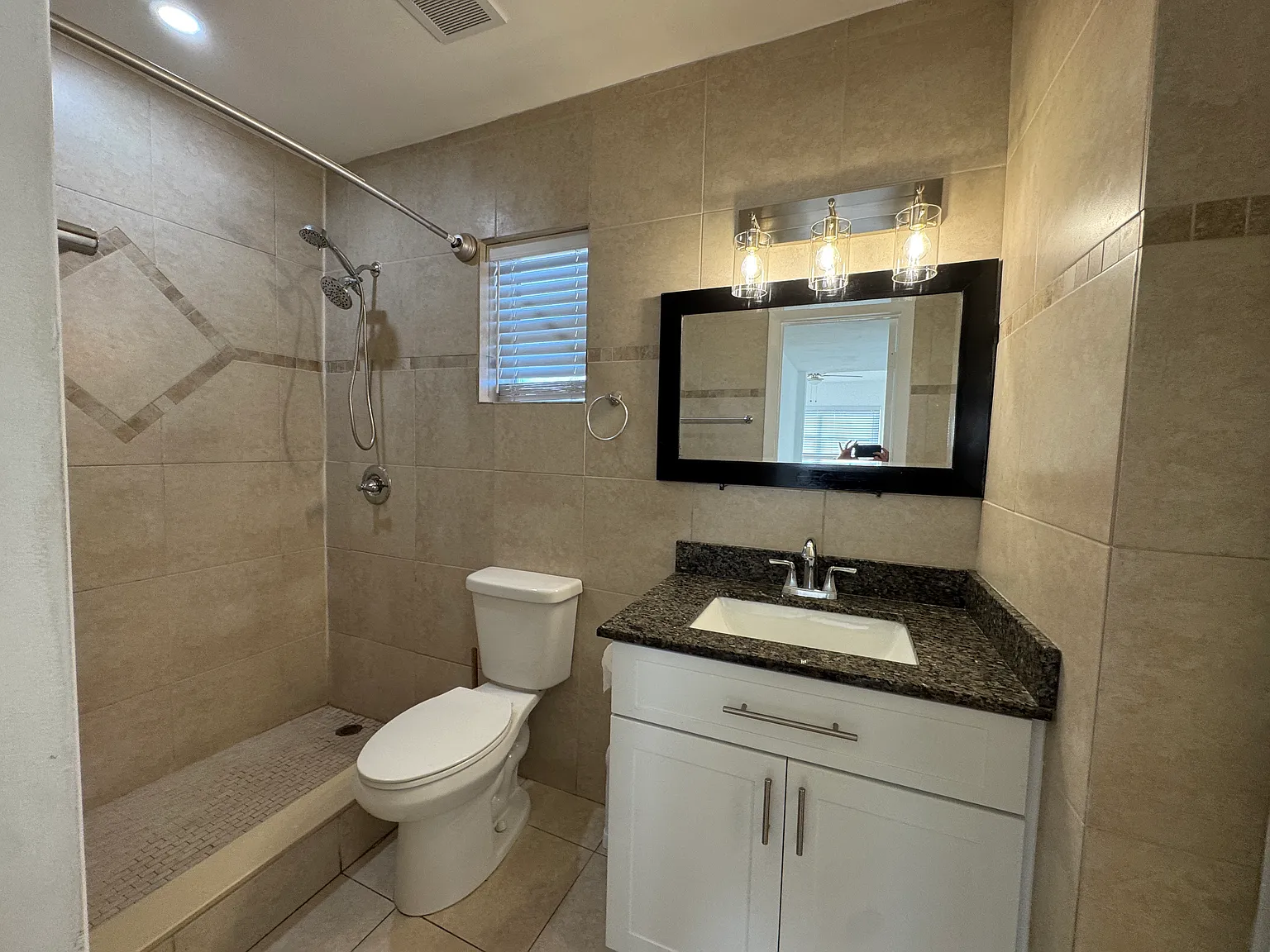 7505 SW 82nd St — Photo 3