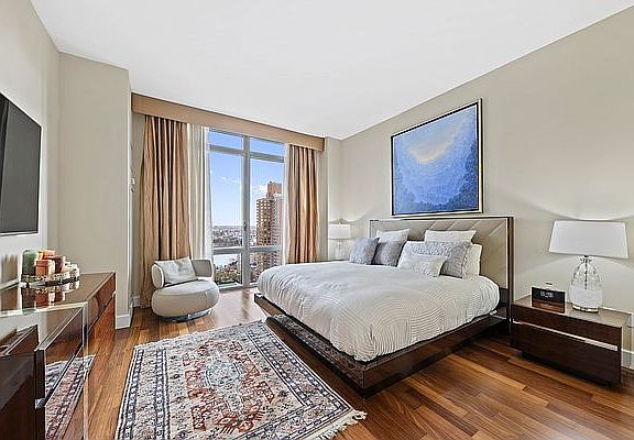 5th image of 333 E 91st St APT 27B