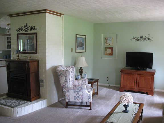 4th image of 215 Antlers Trace Dr