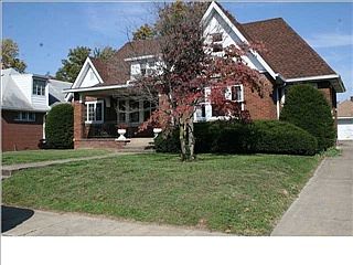 1st image of 1366 E Chandler Ave