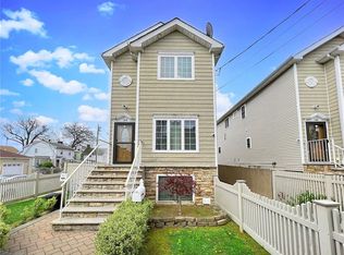 124 Bodine St, Staten Island, NY 10310