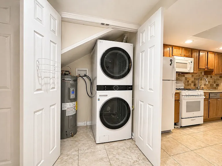 374 Sip Ave #1 — Photo 9