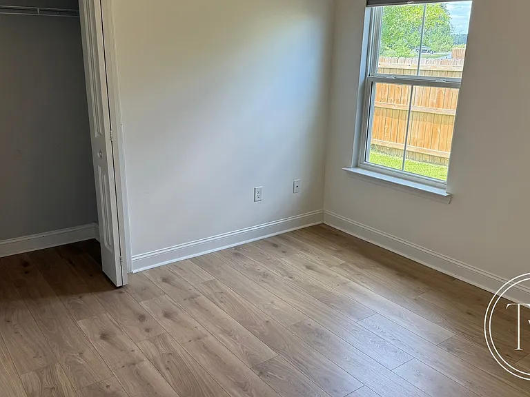 500 Thorp Cir — Photo 16