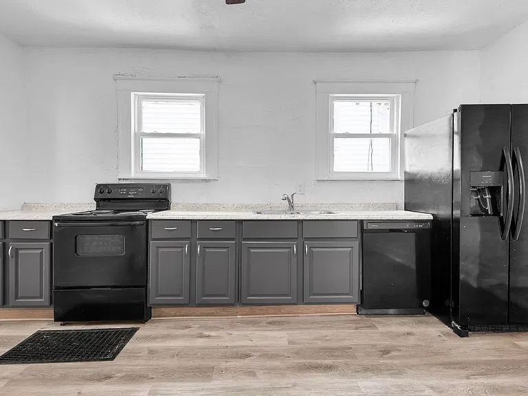 3955 Trevor Ave — Photo 7