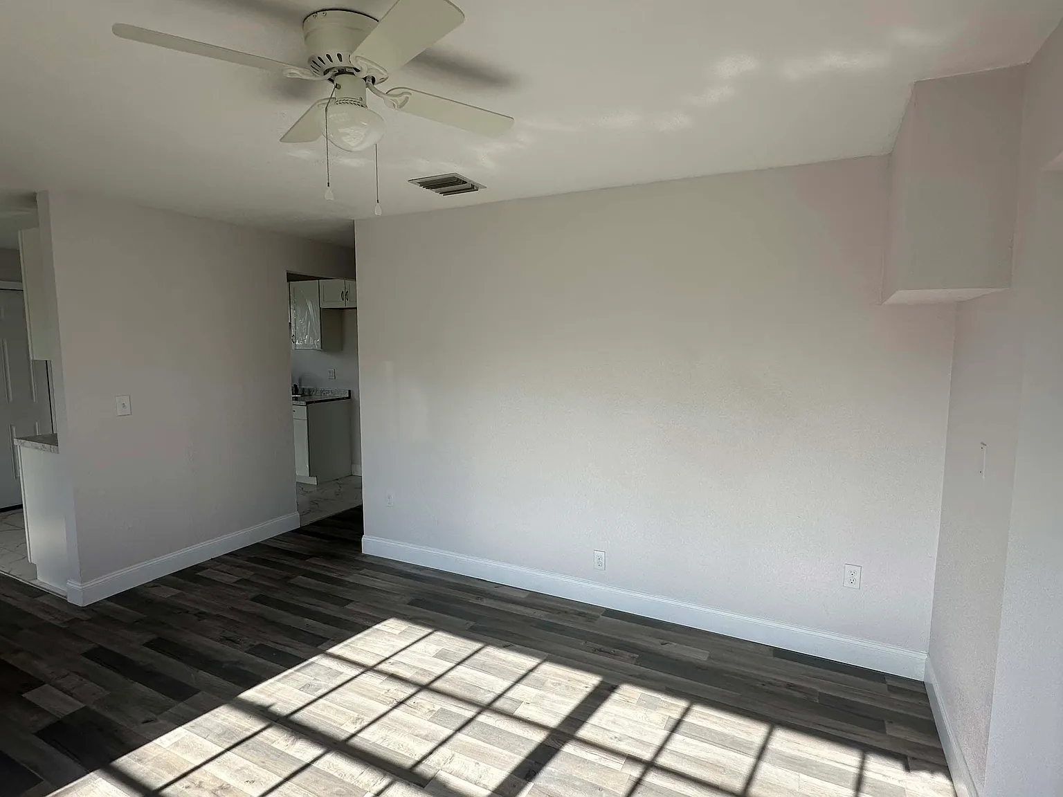 3 bed, 1020 sqft, $2,450 — Photo 4
