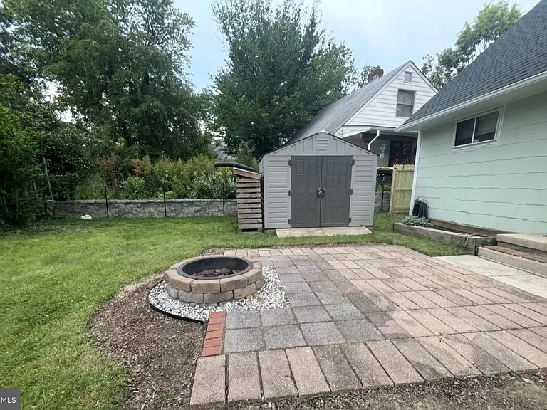 5700 Stillwell Rd — Photo 4