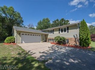 3916 142nd Ave, Holland, MI 49424