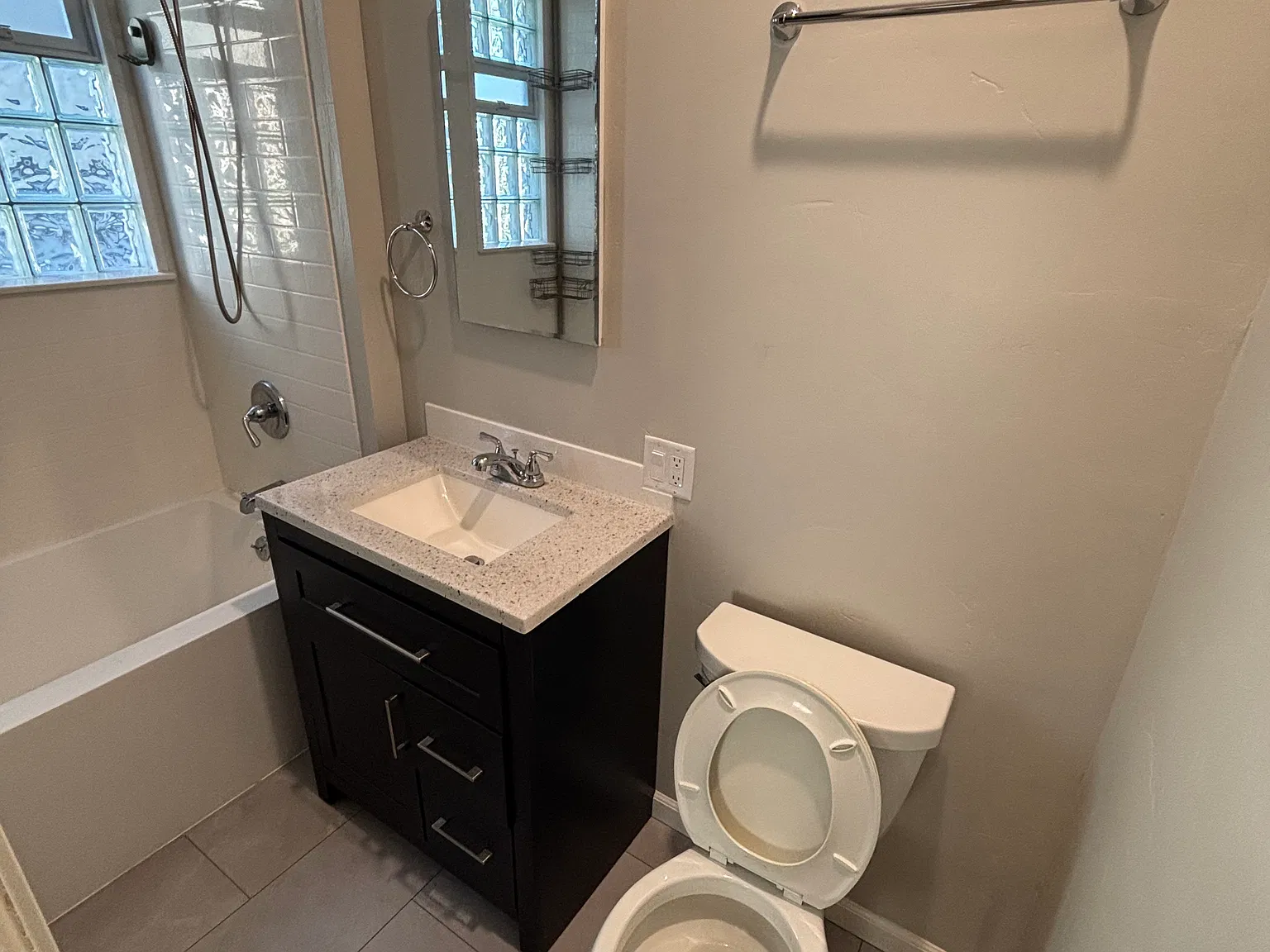 3 bed, 1400 sqft, $1,500 — Photo 4