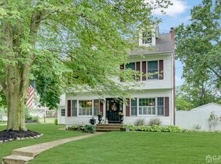 558 Hopping Rd, Belford, NJ 07718