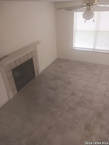 3 bed, 2.5 bath, 1348 sqft, $1,600 — Photo 3