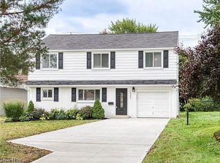 1543 Crestwood Rd, Mayfield Heights, OH 44124