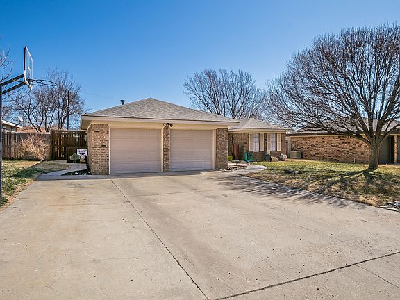2nd image of 1011 Shelley Dr