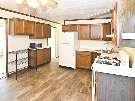 4th image of 214 E Jefferson St