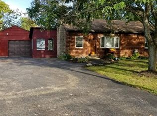 5839 Shawnee Rd, Sanborn, NY 14132