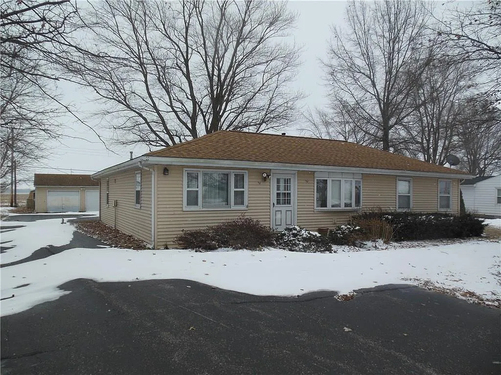 5530 N Route 48 photo 1
