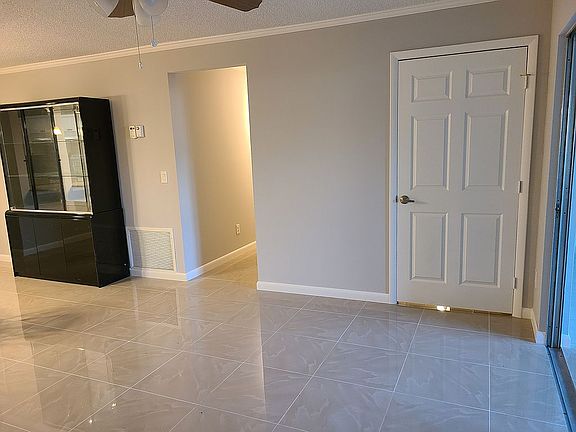 5th image of 2886 Fernley Dr E APT 34