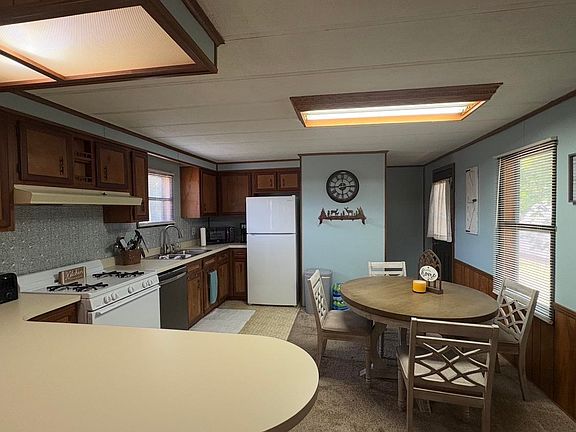 5th image of 1934 Edwin Rd