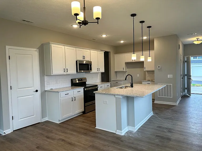 3439 Alder Ave — Photo 6