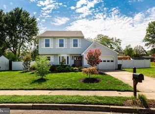 31 Saddle Dr, Mount Laurel, NJ 08054
