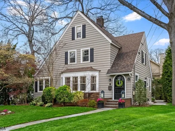 56 Roxbury Pl, Glen Rock Boro, NJ 07452