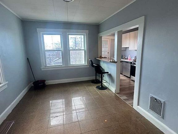 3rd image of 365 Remington St