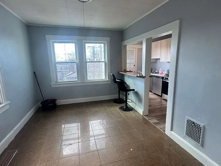 365 Remington St — Photo 2