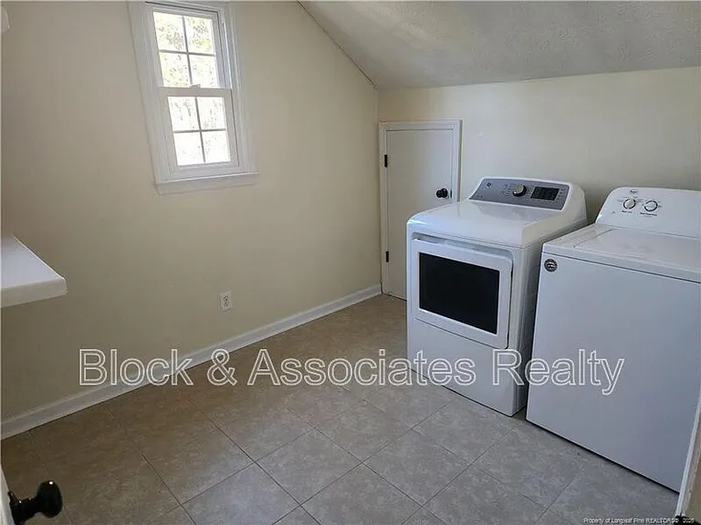 3460 McChoen Dr — Photo 11