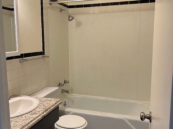 4th image of 2435 W 11th St APT 1