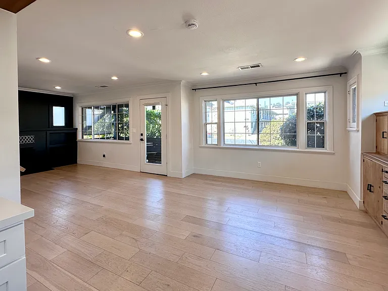 4336 Toland Way — Photo 6