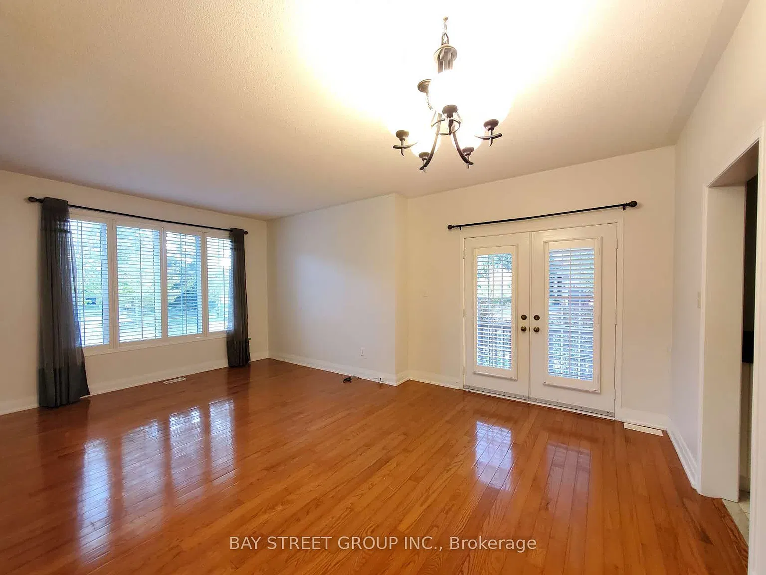 4 bed, $4,300 — Photo 3