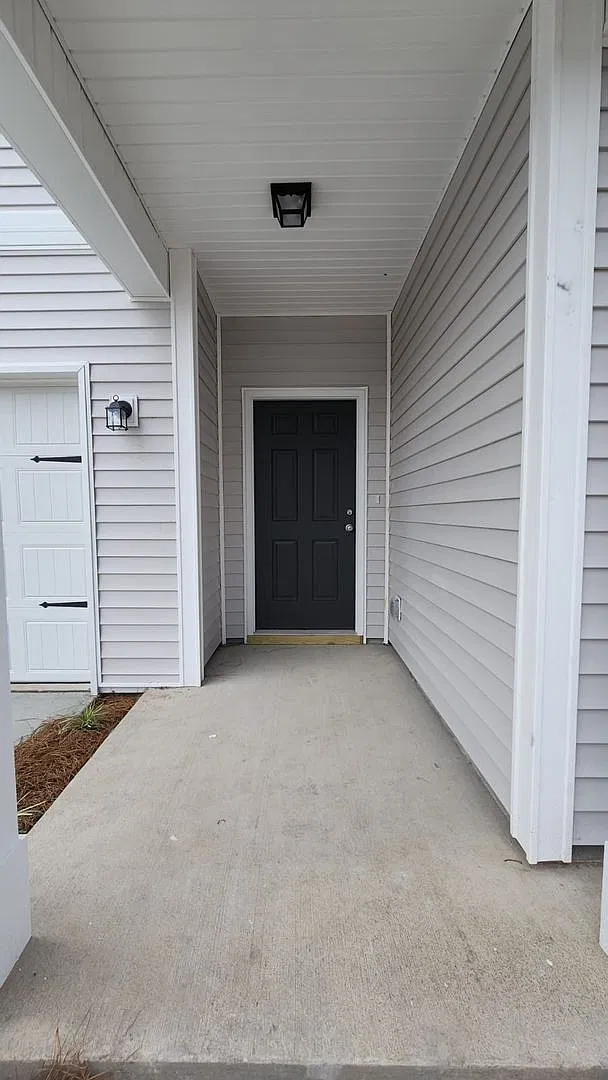Beautiful 5-Bedroom, 3-Full-Bath Home Plus Bonus Media Room! — Photo 3