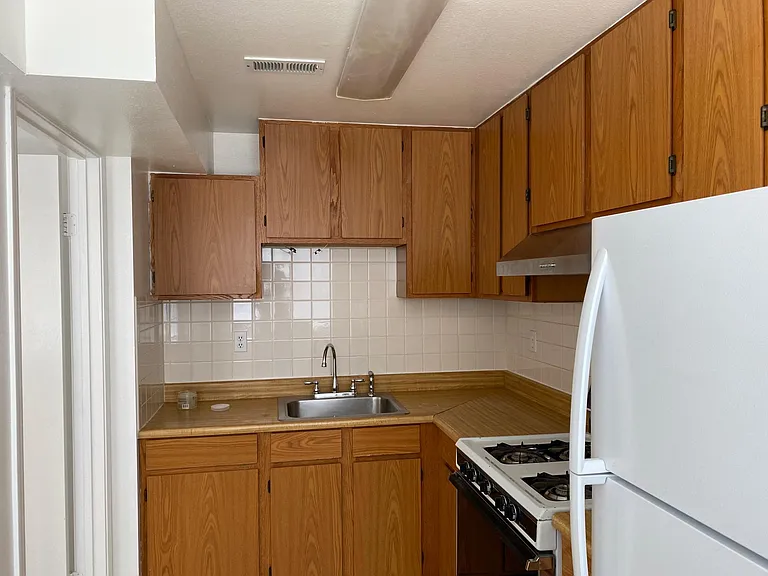 219 Sagamore St — Photo 6