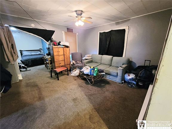 4th image of 17 Columbia Ave