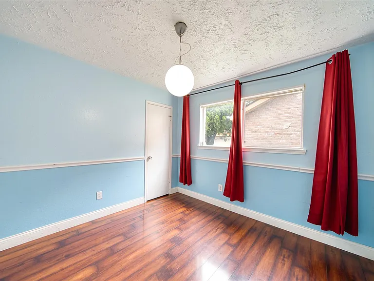1323 Oakengates Dr — Photo 28