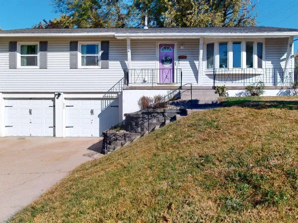 9704 Yates St, Omaha, NE 68134