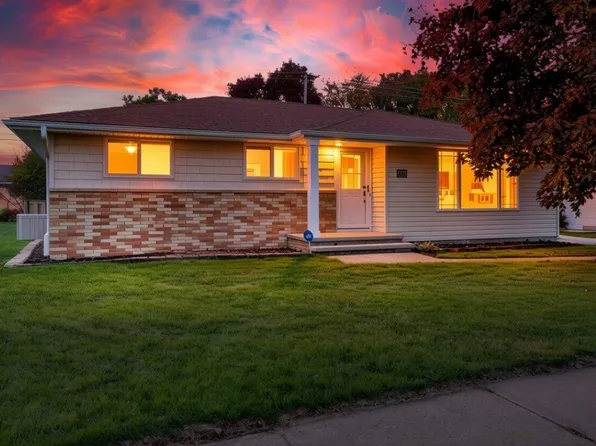 1214 E Lindbergh St, Appleton, WI 54911