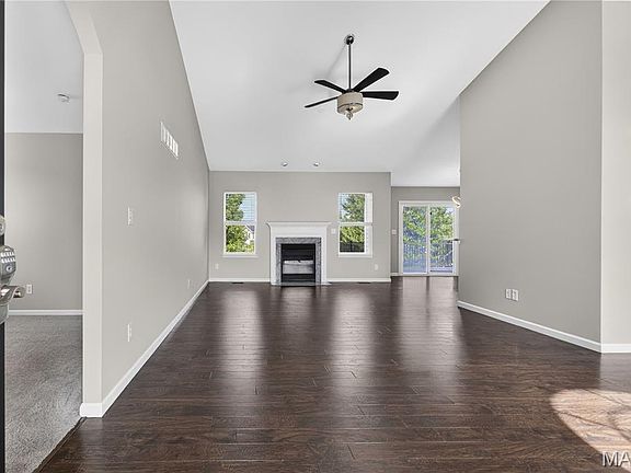 5th image of 2025 Dardenne Valley Dr