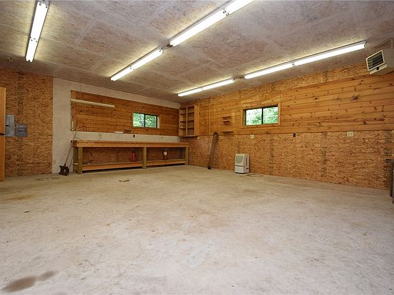 4th image of 27453 Shake Lane