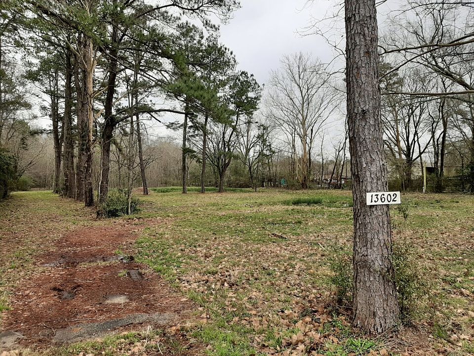 2nd image of 13602 Devall Rd