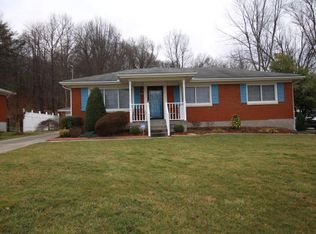 408 Chieftain Dr, Fairdale, KY 40118