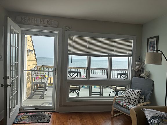 4th image of 1874 E Ocean View Ave APT F
