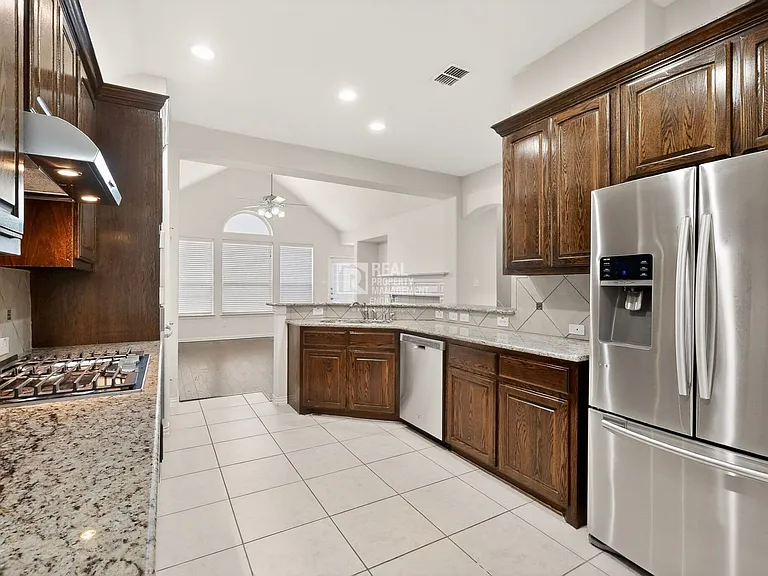 963 Cougar Dr — Photo 17