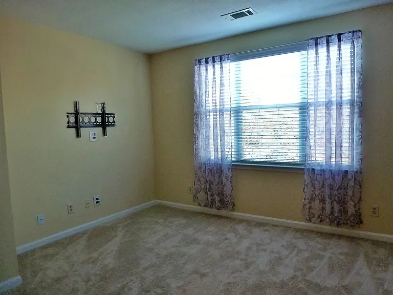 20311 Beechwood Ter #200 — Photo 10