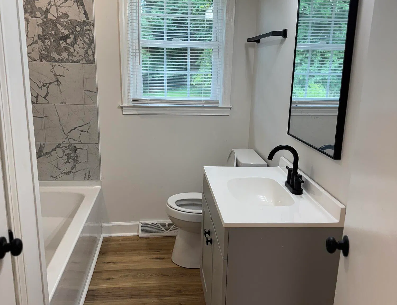 4 bed, 2.0 bath, 2100 sqft, $1,800 — Photo 4