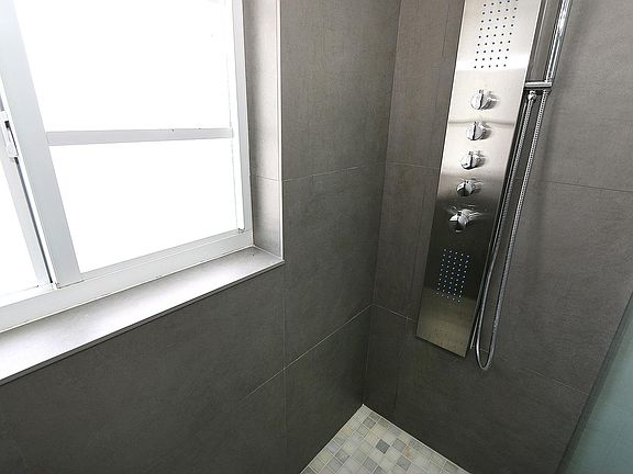 4th image of 600 15th St APT 1